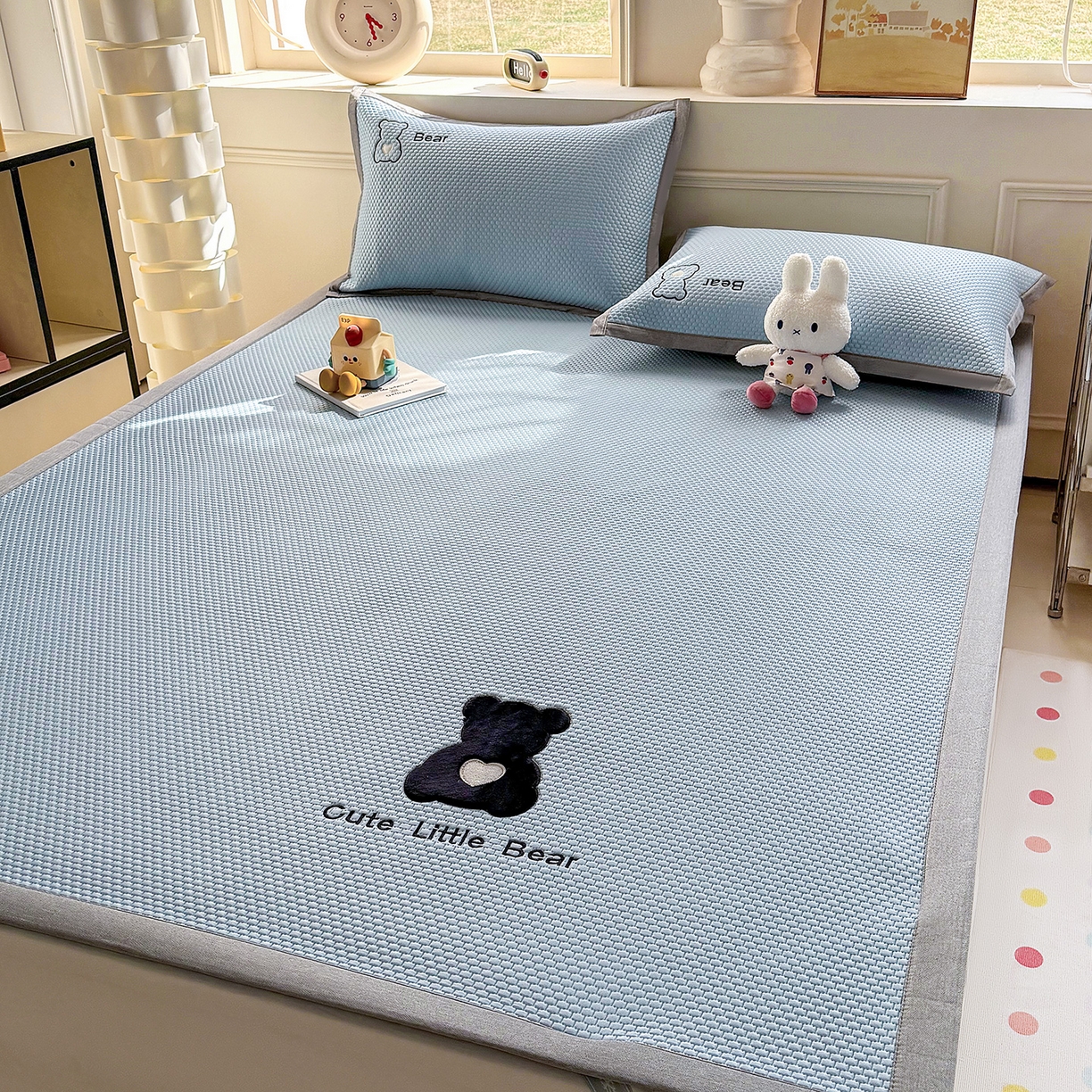 91家纺网 家纺一手货源 找家纺 卡初家居（原微来） 2026春夏新款A类乙纶冰豆豆凉感席绣花席凉席席子-炫酷熊系列 炫酷熊-天空蓝