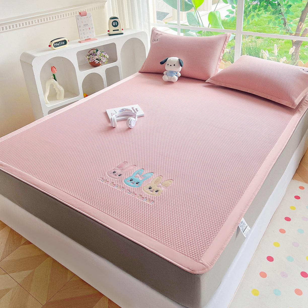 91家纺网 家纺一手货源 找家纺 （总）卡初家居（原微来） 2026春夏新款A类乙纶凉豆豆凉感席绣花席凉席席子-魔方系列