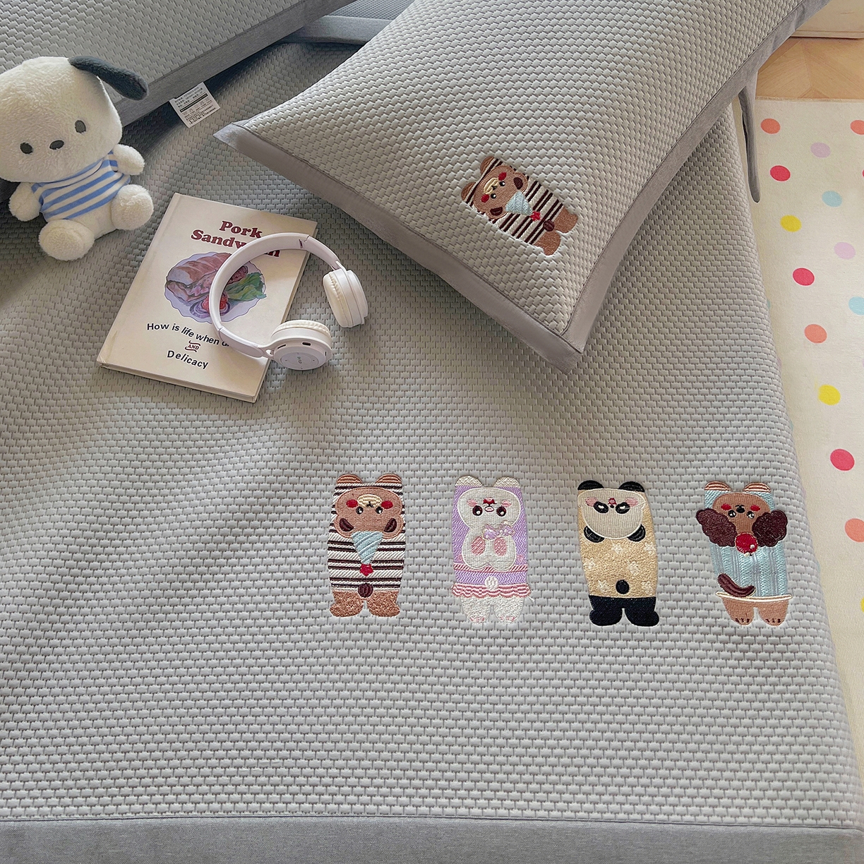 91家纺网 家纺一手货源 找家纺 卡初家居（原微来） 2026春夏新款A类乙纶凉豆豆凉感席绣花席凉席席子-魔方系列 动物派对