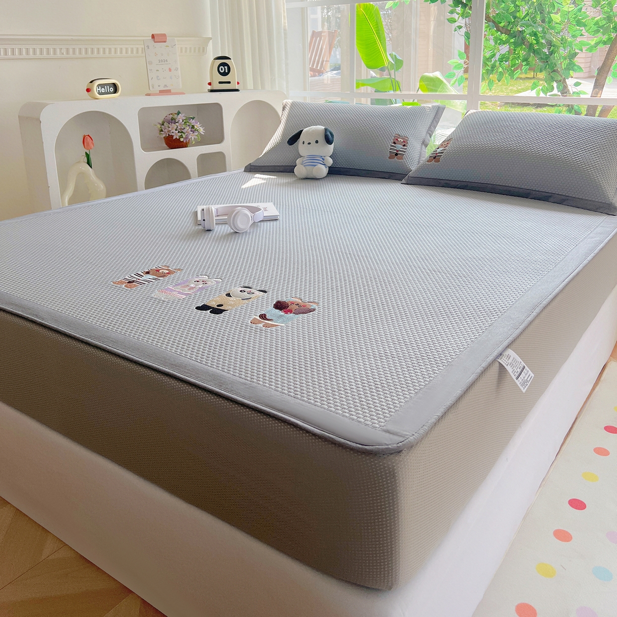 91家纺网 家纺一手货源 找家纺 卡初家居（原微来） 2026春夏新款A类乙纶凉豆豆凉感席绣花席凉席席子-魔方系列 动物派对