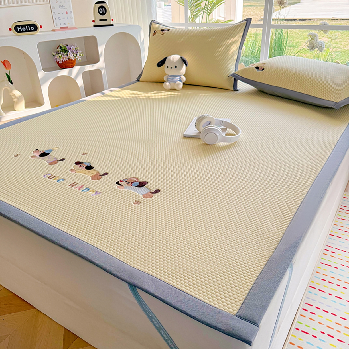 91家纺网 家纺一手货源 找家纺 卡初家居（原微来） 2026春夏新款A类乙纶凉豆豆凉感席绣花席凉席席子-魔方系列 可爱小狗