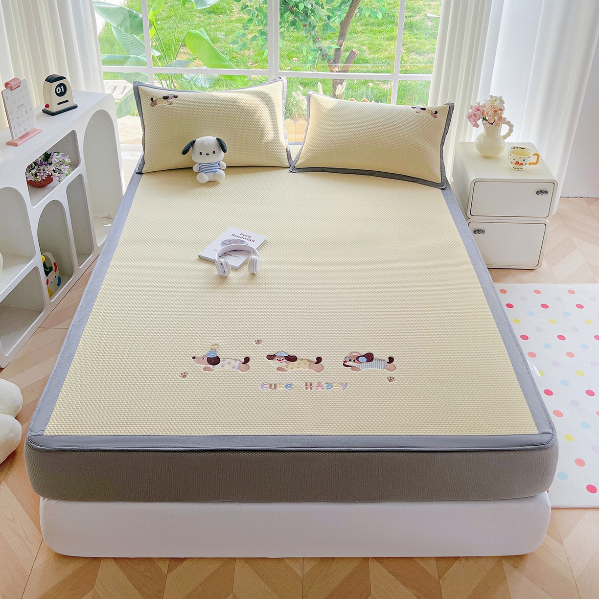 91家纺网 家纺一手货源 找家纺 卡初家居（原微来） 2026春夏新款A类乙纶凉豆豆凉感席绣花席凉席席子-魔方系列 可爱小狗