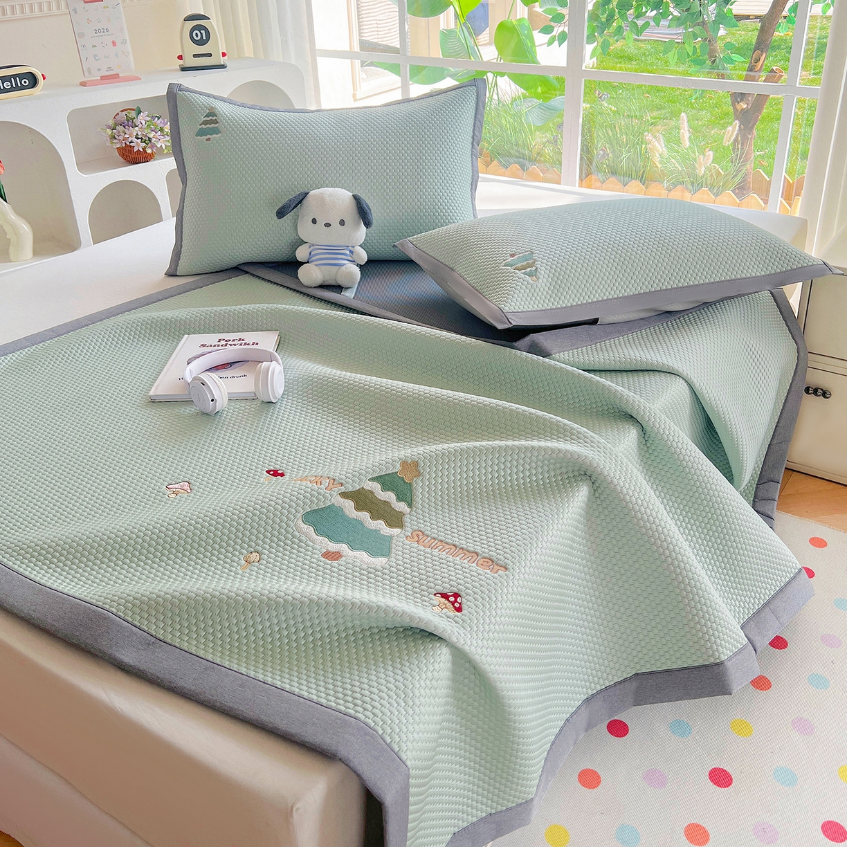 91家纺网 家纺一手货源 找家纺 卡初家居（原微来） 2026春夏新款A类乙纶凉豆豆凉感席绣花席凉席席子-魔方系列 幸运树