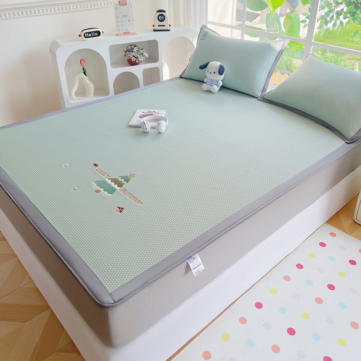 91家纺网 家纺一手货源 找家纺 卡初家居（原微来） 2026春夏新款A类乙纶凉豆豆凉感席绣花席凉席席子-魔方系列 幸运树