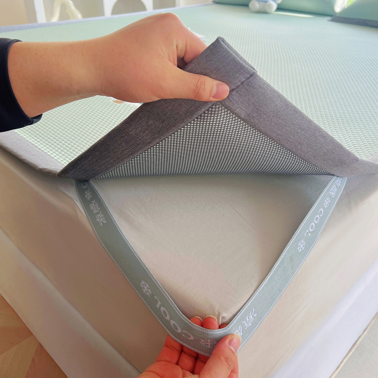 91家纺网 家纺一手货源 找家纺 卡初家居（原微来） 2026春夏新款A类乙纶凉豆豆凉感席绣花席凉席席子-魔方系列 幸运树