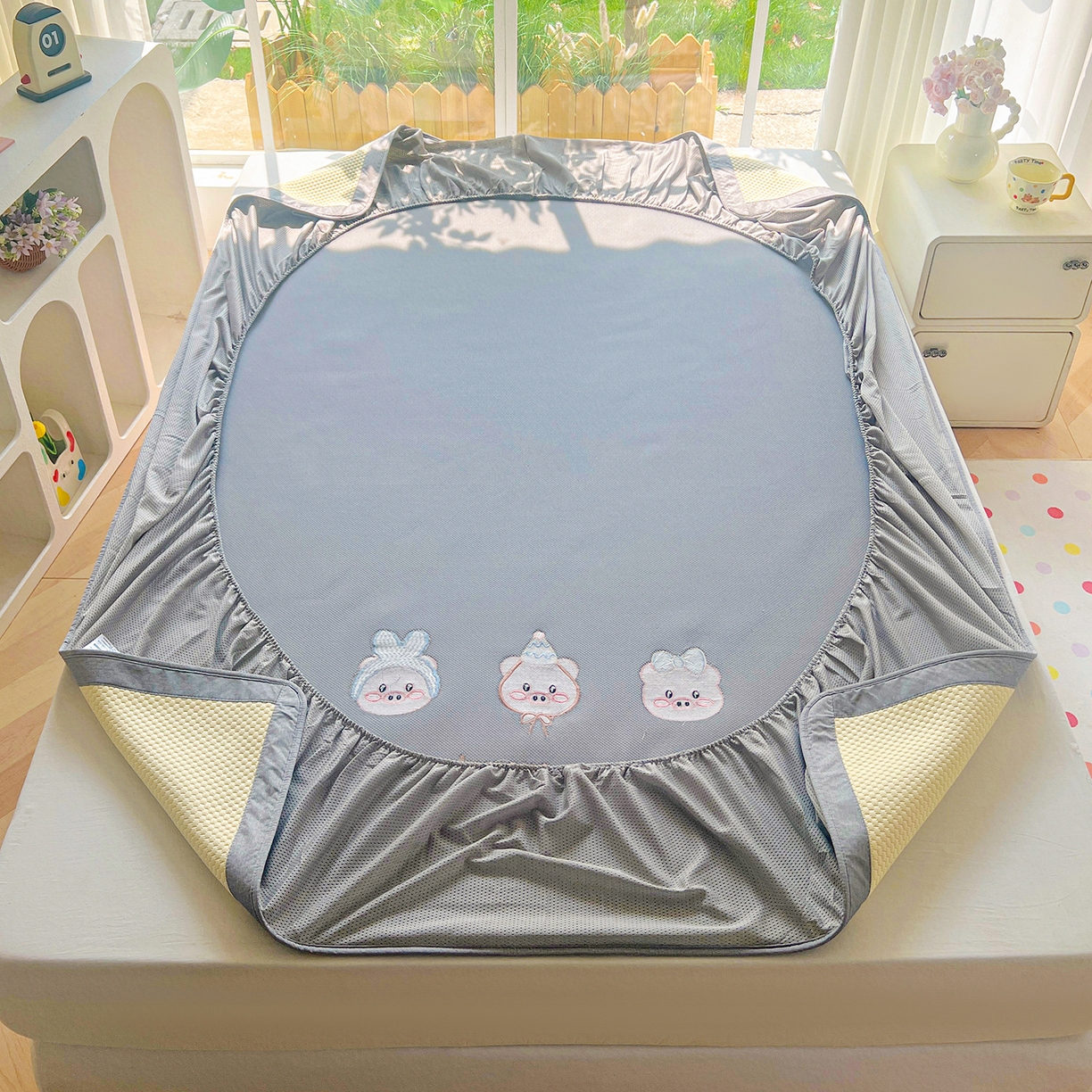 91家纺网 家纺一手货源 找家纺 卡初家居（原微来） 2026春夏新款A类乙纶凉豆豆凉感席绣花席凉席席子-魔方系列 猪猪侠