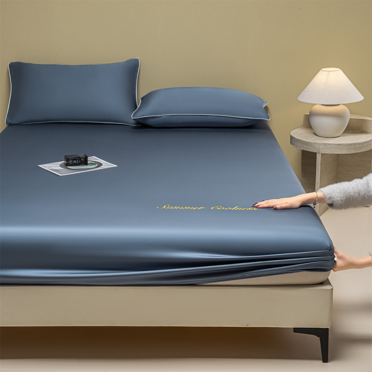 91家纺网 家纺一手货源 找家纺 （总）美澳家纺 2026春夏新款纯色刺绣凉感水洗冰丝真丝床笠三件套