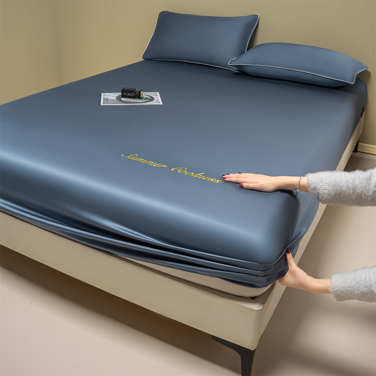 91家纺网 家纺一手货源 找家纺 （总）美澳家纺 2026春夏新款纯色刺绣凉感水洗冰丝真丝床笠三件套