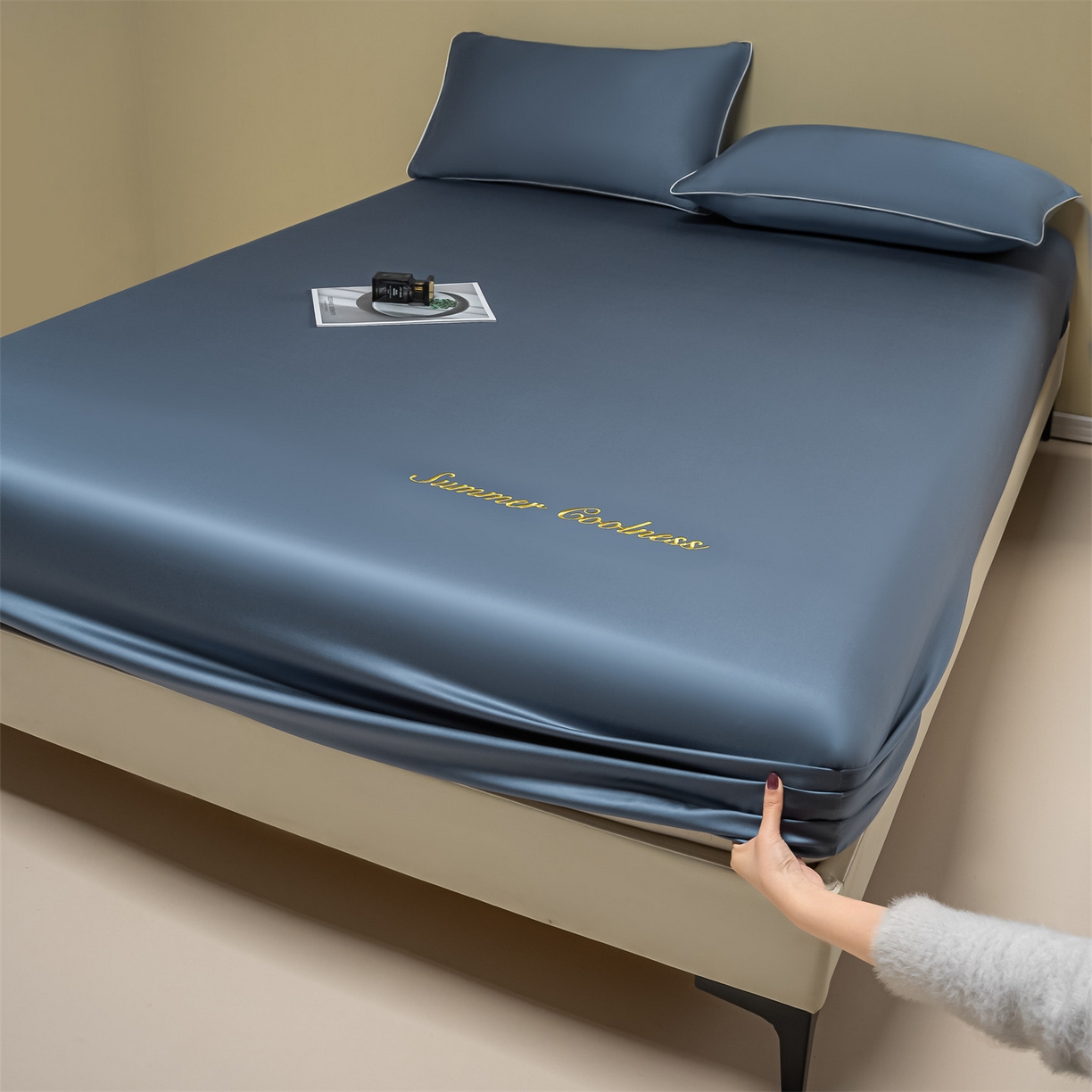 91家纺网 家纺一手货源 找家纺 美澳家纺 2026春夏新款纯色刺绣凉感水洗冰丝真丝床笠三件套 宾利兰