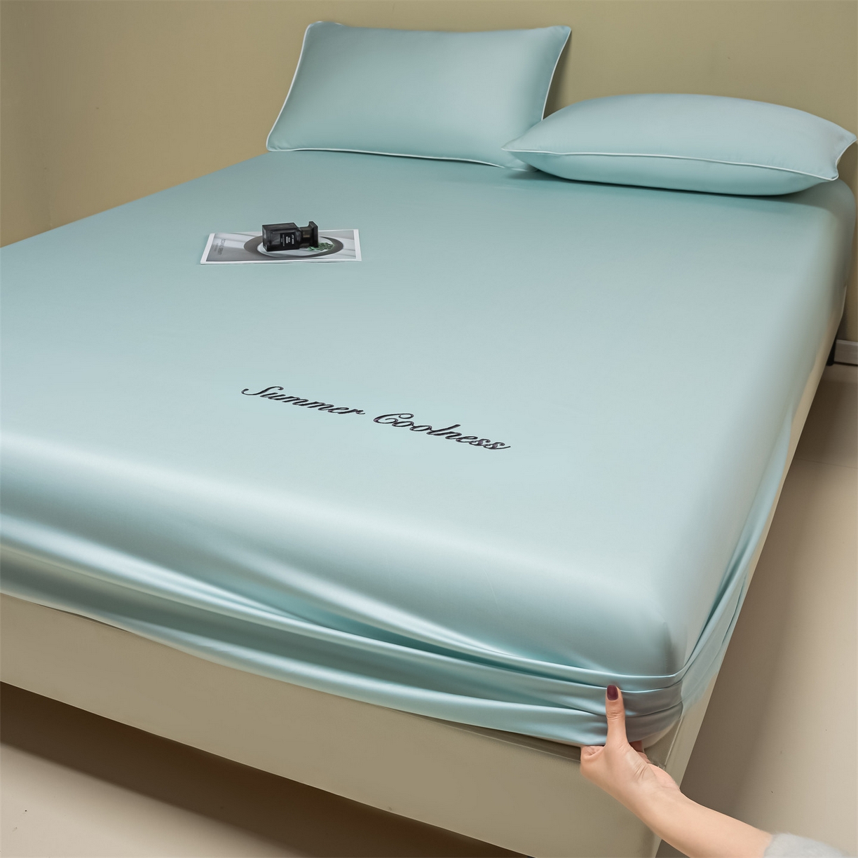 91家纺网 家纺一手货源 找家纺 美澳家纺 2026春夏新款纯色刺绣凉感水洗冰丝真丝床笠三件套 冰川蓝