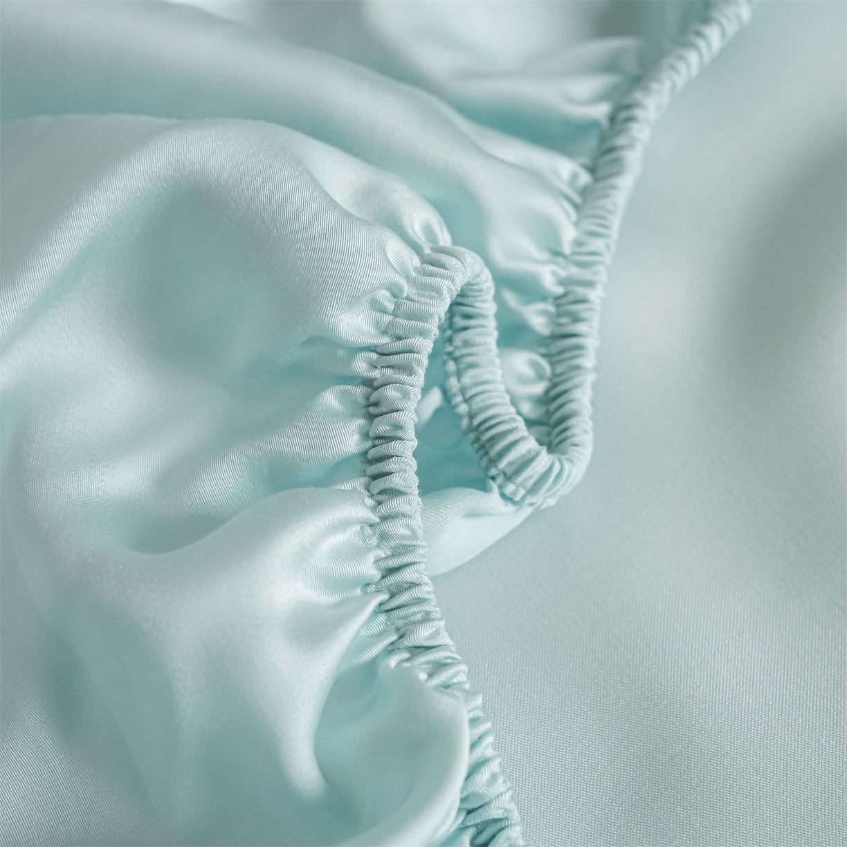 91家纺网 家纺一手货源 找家纺 美澳家纺 2026春夏新款纯色刺绣凉感水洗冰丝真丝床笠三件套 冰川蓝