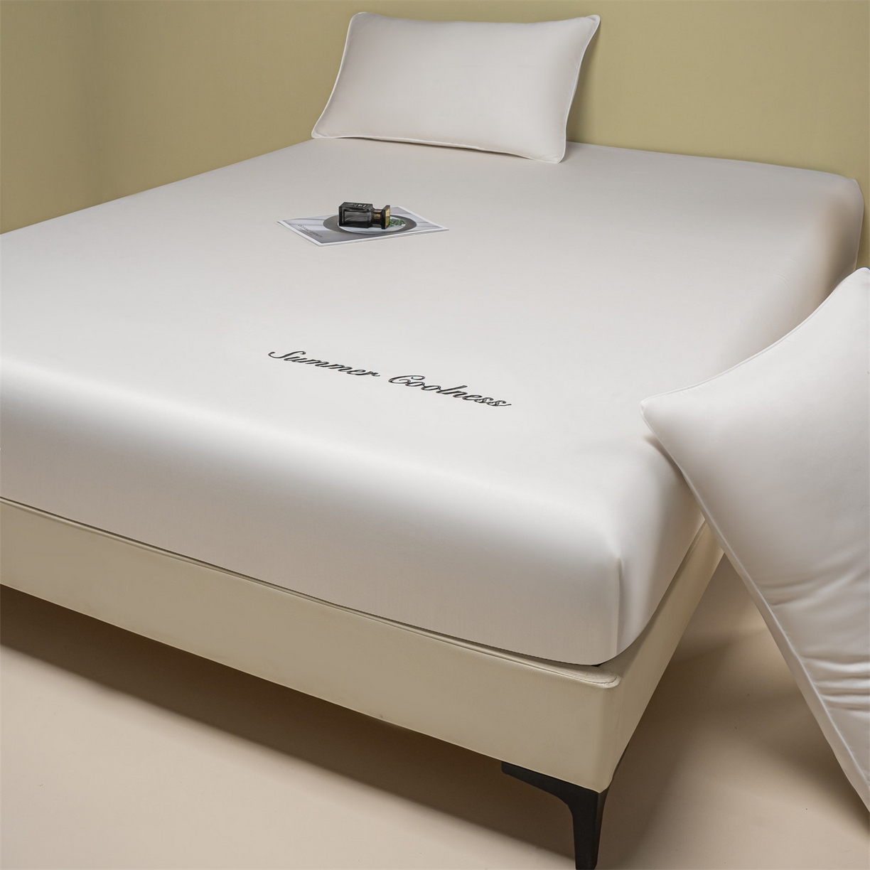 91家纺网 家纺一手货源 找家纺 美澳家纺 2026春夏新款纯色刺绣凉感水洗冰丝真丝床笠三件套 贵族白