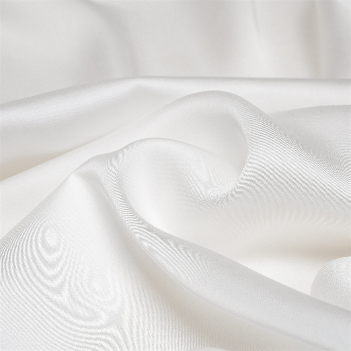 91家纺网 家纺一手货源 找家纺 美澳家纺 2026春夏新款纯色刺绣凉感水洗冰丝真丝床笠三件套 贵族白