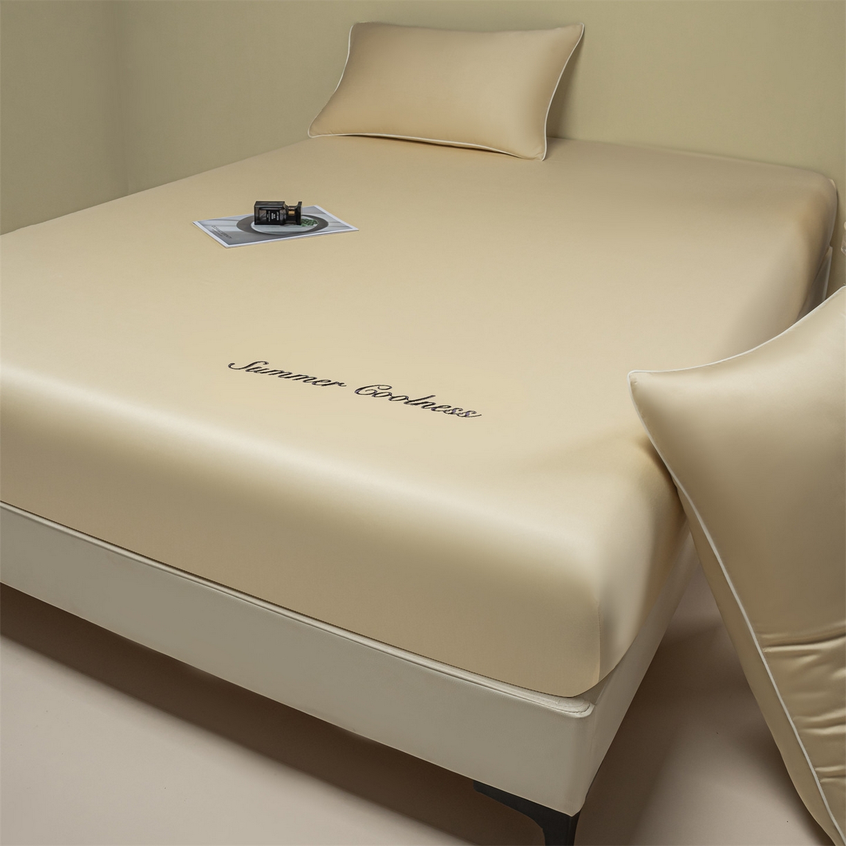 91家纺网 家纺一手货源 找家纺 美澳家纺 2026春夏新款纯色刺绣凉感水洗冰丝真丝床笠三件套 奶酪黄