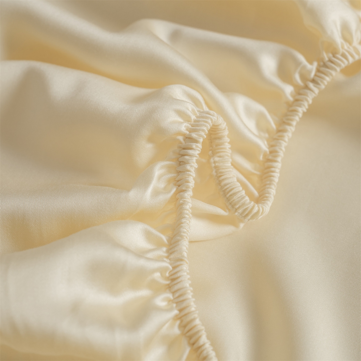 91家纺网 家纺一手货源 找家纺 美澳家纺 2026春夏新款纯色刺绣凉感水洗冰丝真丝床笠三件套 奶酪黄