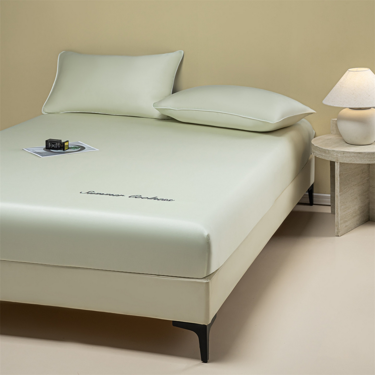 91家纺网 家纺一手货源 找家纺 美澳家纺 2026春夏新款纯色刺绣凉感水洗冰丝真丝床笠三件套 嫩牙绿