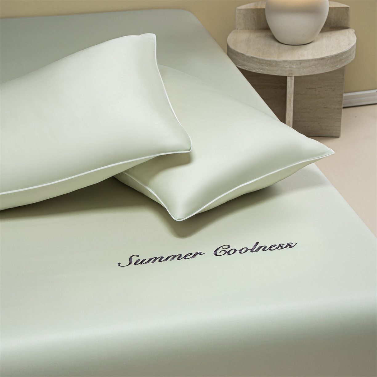 91家纺网 家纺一手货源 找家纺 美澳家纺 2026春夏新款纯色刺绣凉感水洗冰丝真丝床笠三件套 嫩牙绿