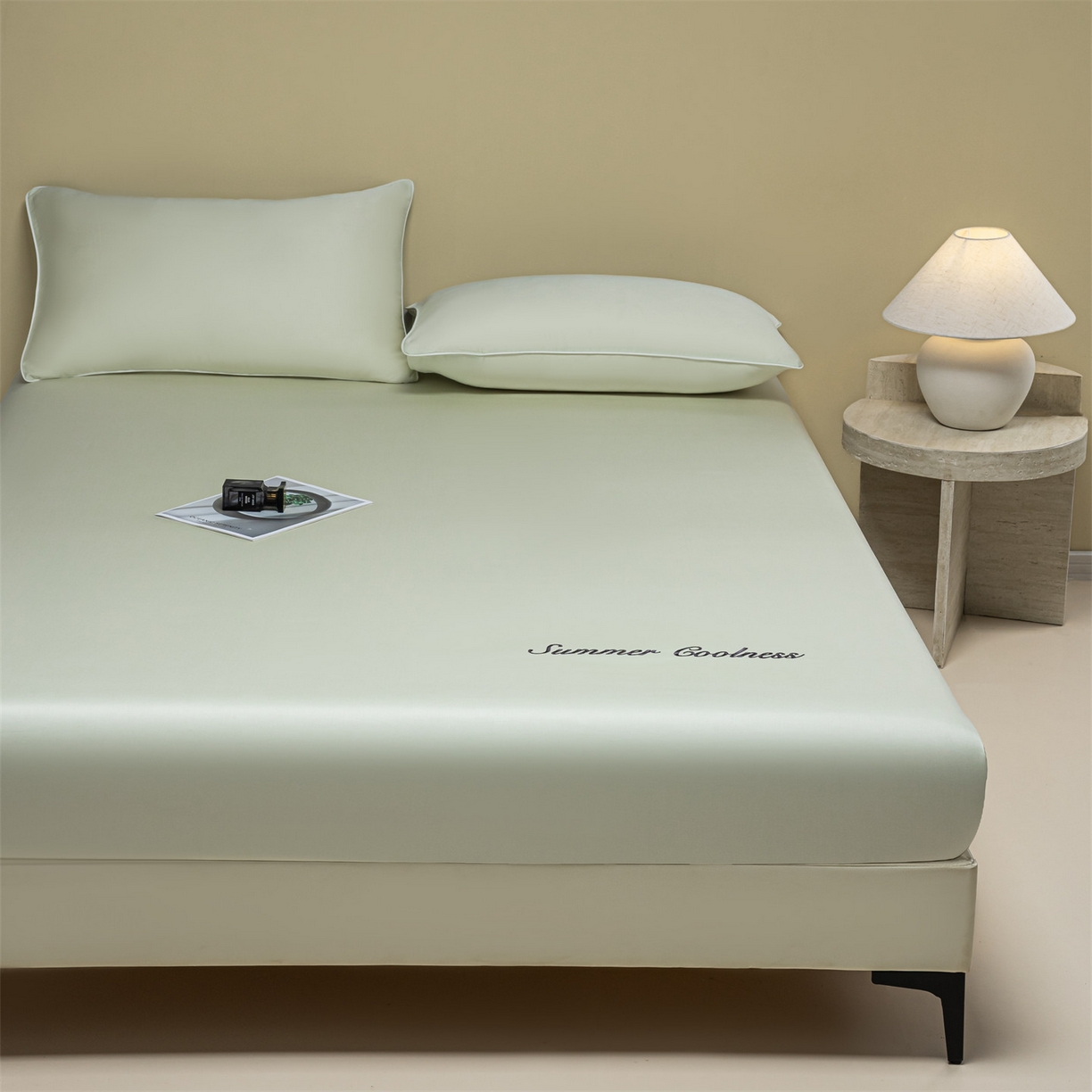 91家纺网 家纺一手货源 找家纺 美澳家纺 2026春夏新款纯色刺绣凉感水洗冰丝真丝床笠三件套 嫩牙绿