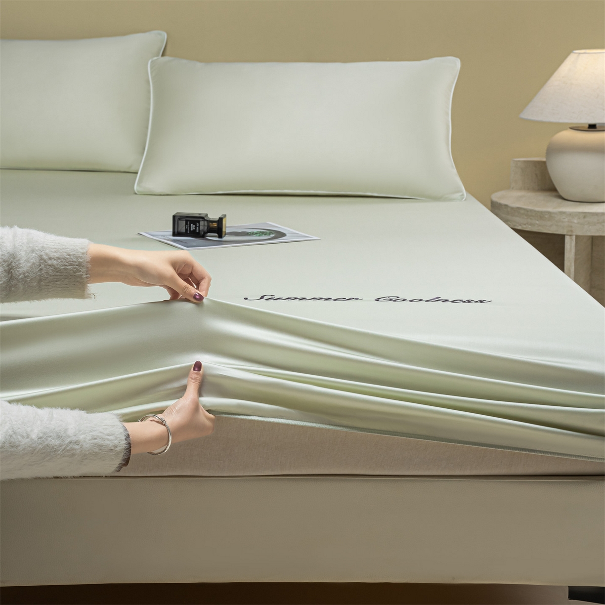 91家纺网 家纺一手货源 找家纺 美澳家纺 2026春夏新款纯色刺绣凉感水洗冰丝真丝床笠三件套 嫩牙绿