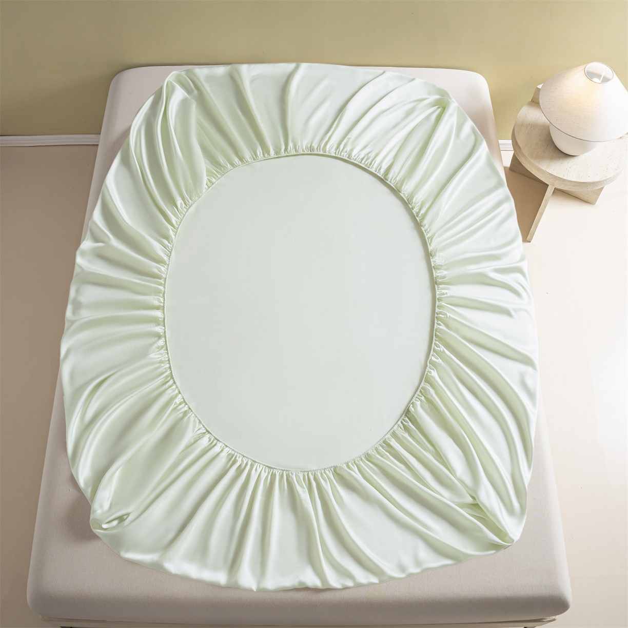 91家纺网 家纺一手货源 找家纺 美澳家纺 2026春夏新款纯色刺绣凉感水洗冰丝真丝床笠三件套 嫩牙绿