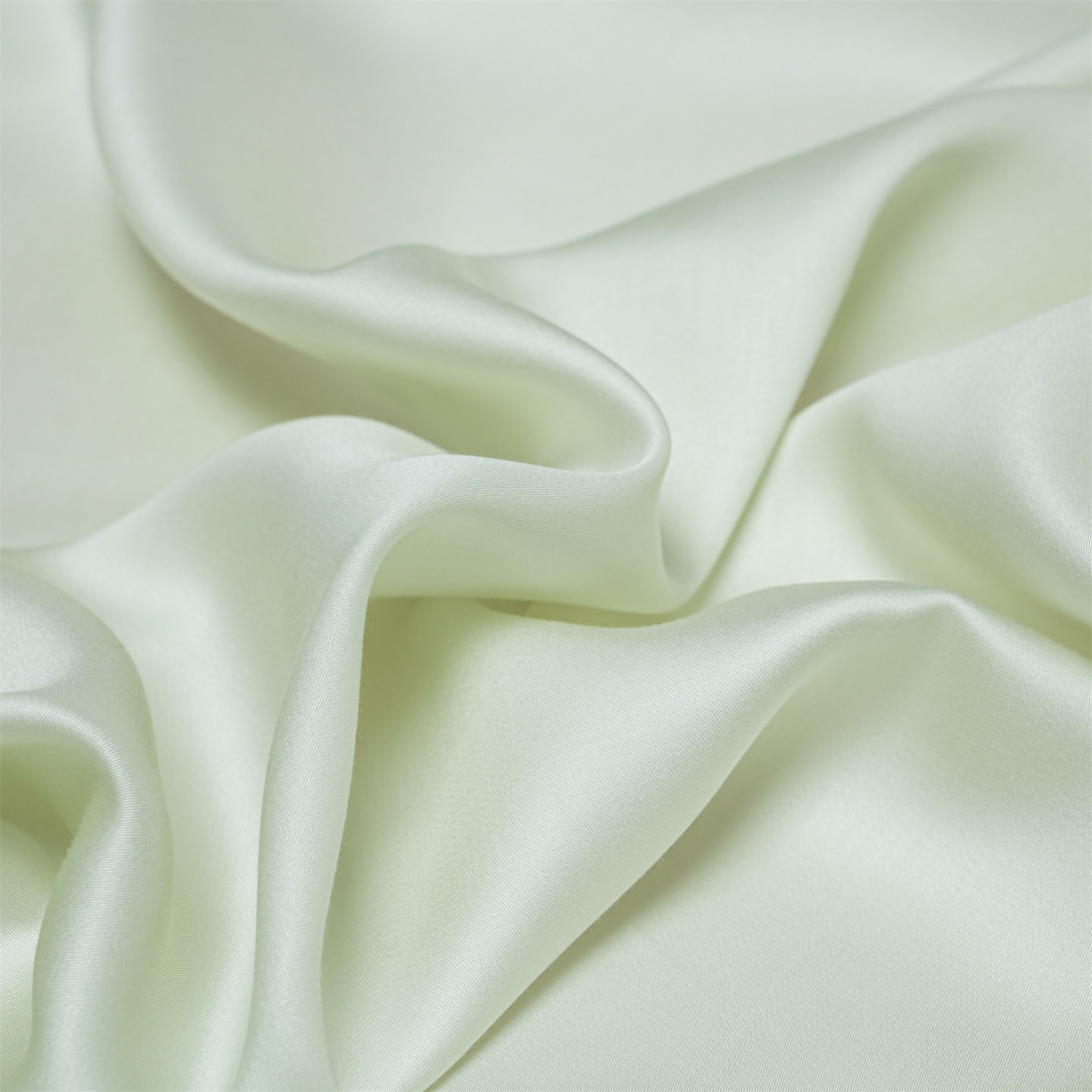 91家纺网 家纺一手货源 找家纺 美澳家纺 2026春夏新款纯色刺绣凉感水洗冰丝真丝床笠三件套 嫩牙绿