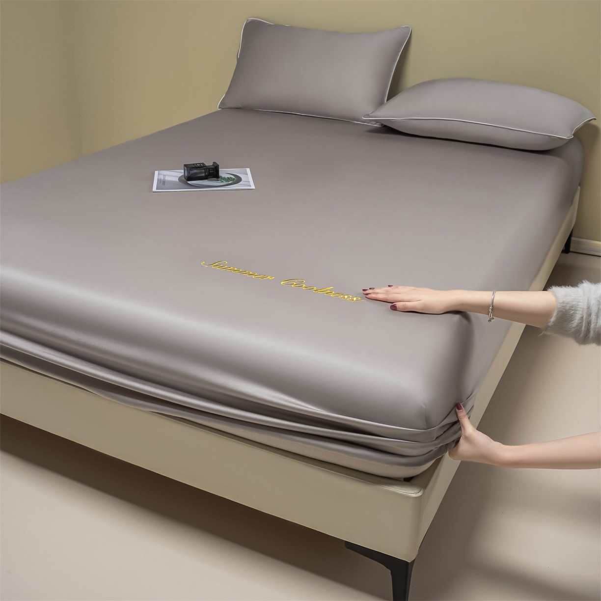 美澳家纺 2026春夏新款纯色刺绣凉感水洗冰丝真丝床笠三件套 绅士灰