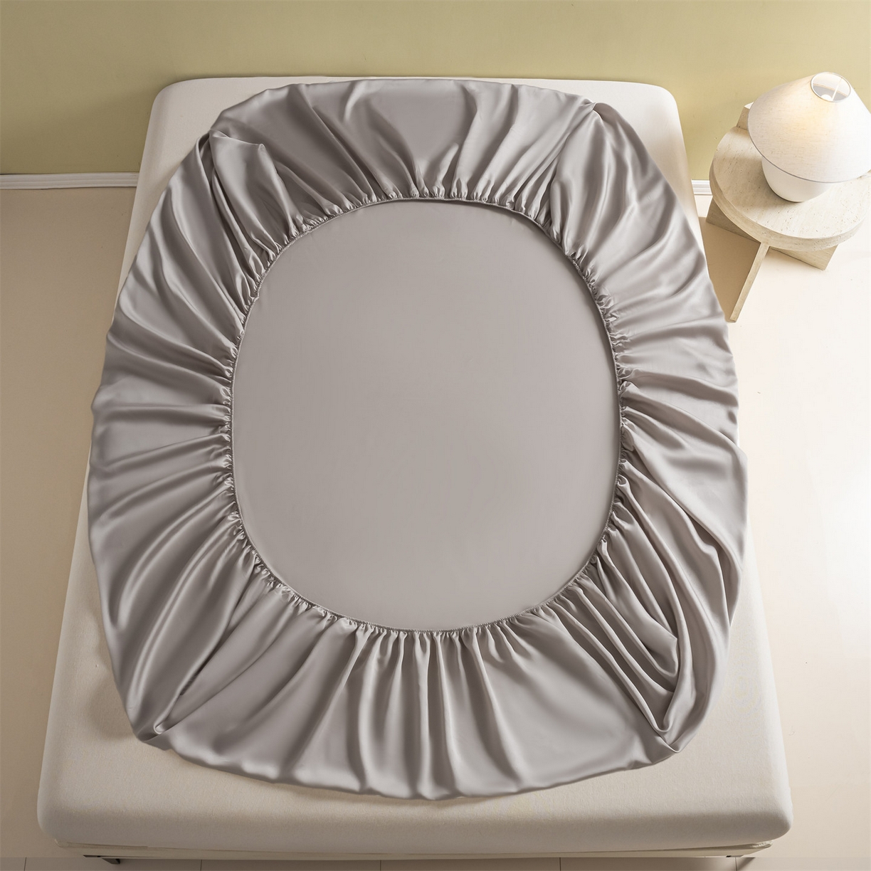 91家纺网 家纺一手货源 找家纺 美澳家纺 2026春夏新款纯色刺绣凉感水洗冰丝真丝床笠三件套 绅士灰