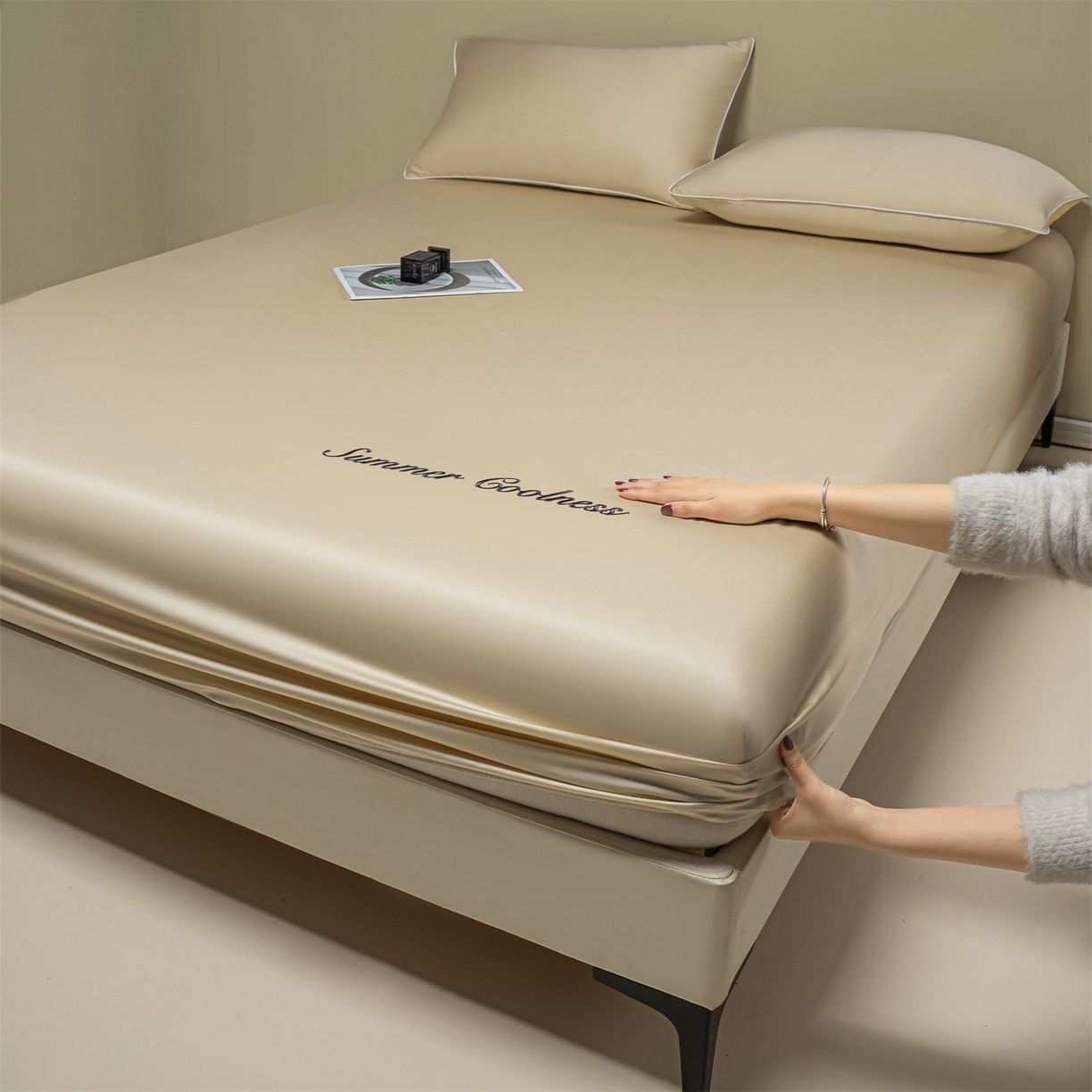 美澳家纺 2026春夏新款纯色刺绣凉感水洗冰丝真丝床笠三件套 香槟黄