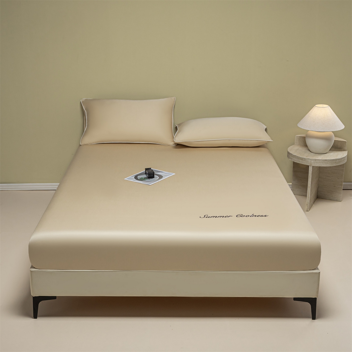 91家纺网 家纺一手货源 找家纺 美澳家纺 2026春夏新款纯色刺绣凉感水洗冰丝真丝床笠三件套 香槟黄