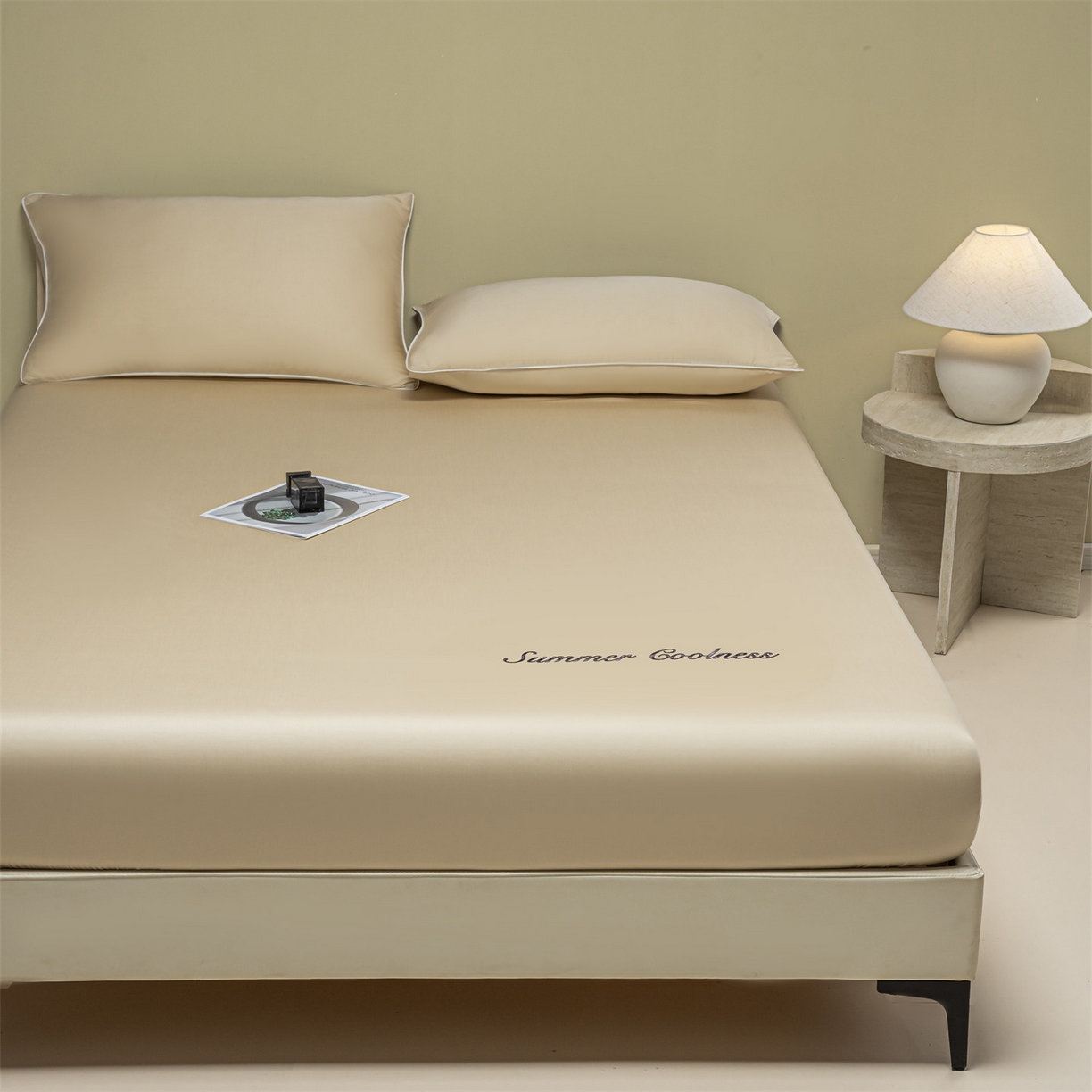 91家纺网 家纺一手货源 找家纺 美澳家纺 2026春夏新款纯色刺绣凉感水洗冰丝真丝床笠三件套 香槟黄