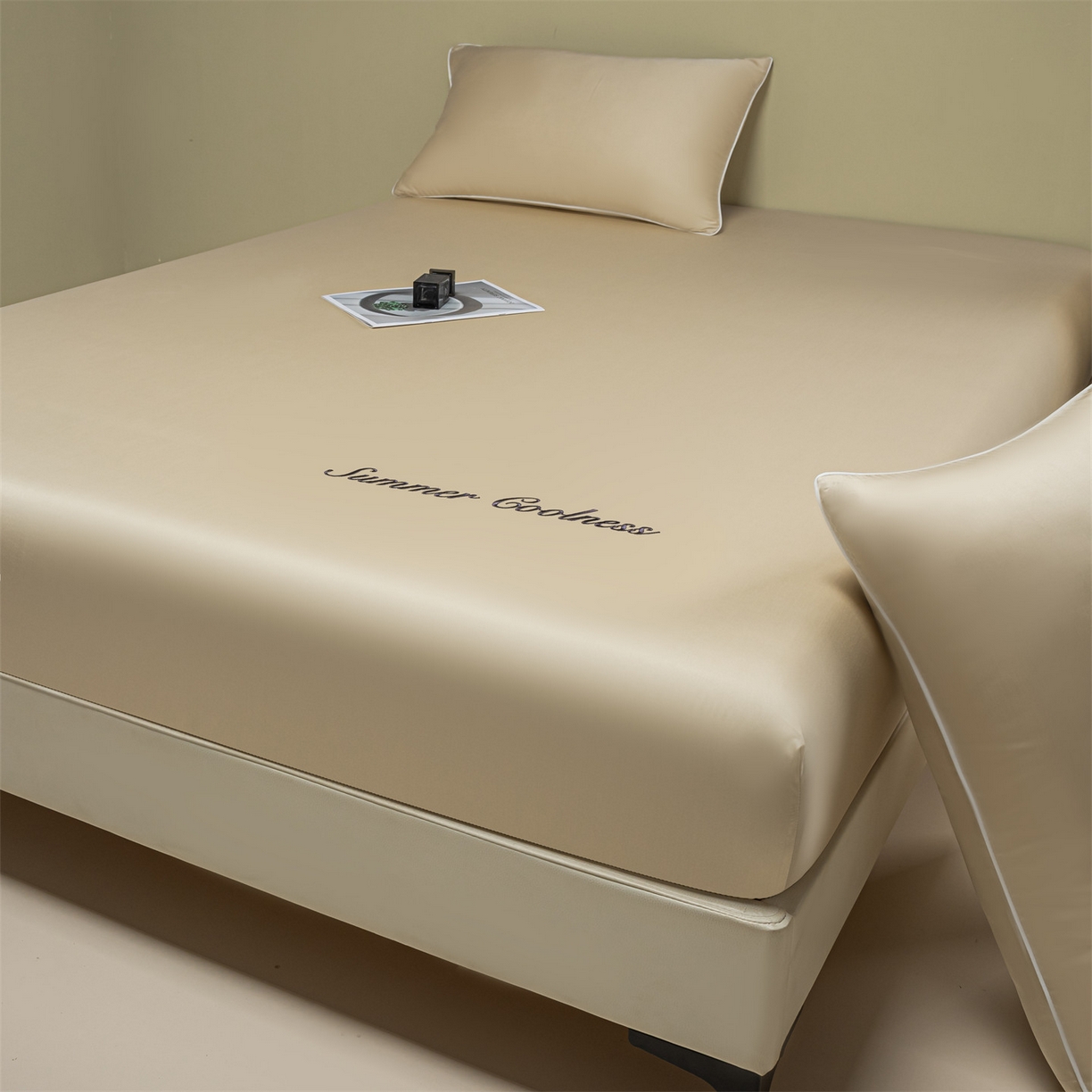 91家纺网 家纺一手货源 找家纺 美澳家纺 2026春夏新款纯色刺绣凉感水洗冰丝真丝床笠三件套 香槟黄