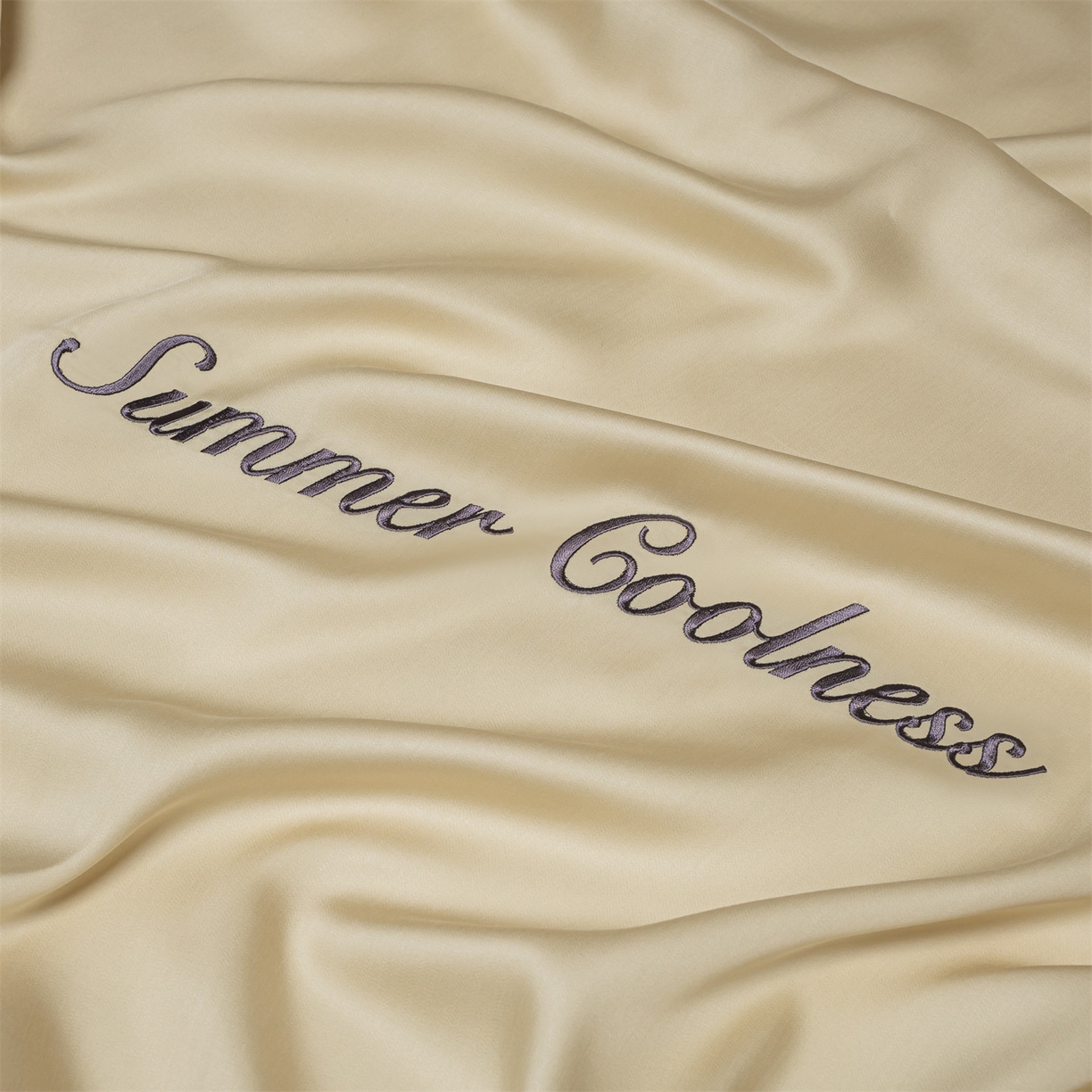 91家纺网 家纺一手货源 找家纺 美澳家纺 2026春夏新款纯色刺绣凉感水洗冰丝真丝床笠三件套 香槟黄