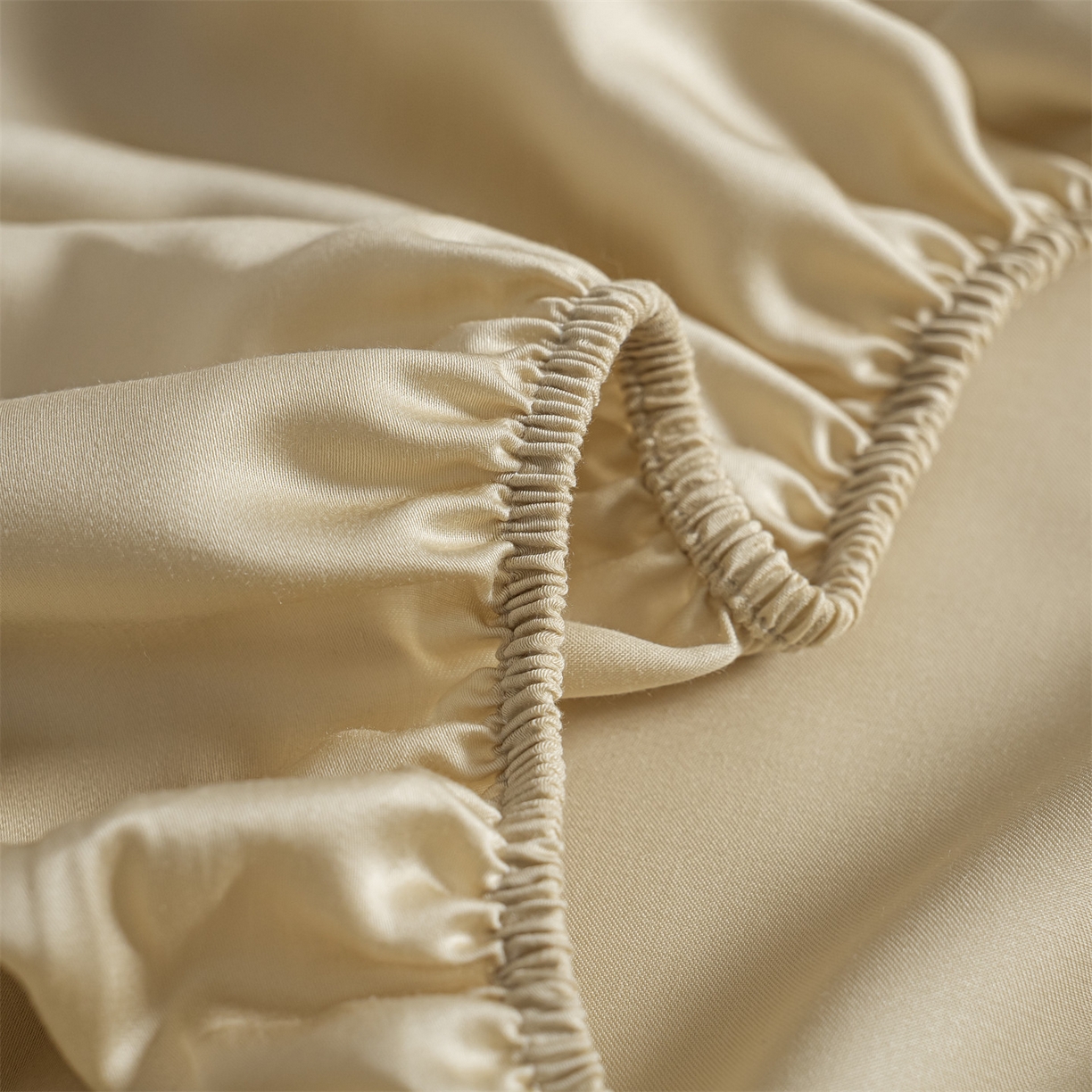 91家纺网 家纺一手货源 找家纺 美澳家纺 2026春夏新款纯色刺绣凉感水洗冰丝真丝床笠三件套 香槟黄