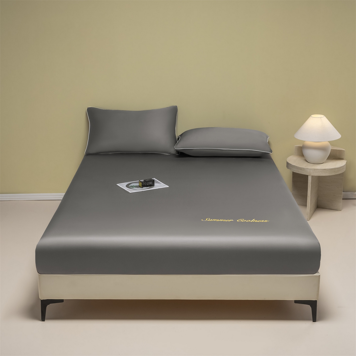 91家纺网 家纺一手货源 找家纺 美澳家纺 2026春夏新款纯色刺绣凉感水洗冰丝真丝床笠三件套 曜石黑