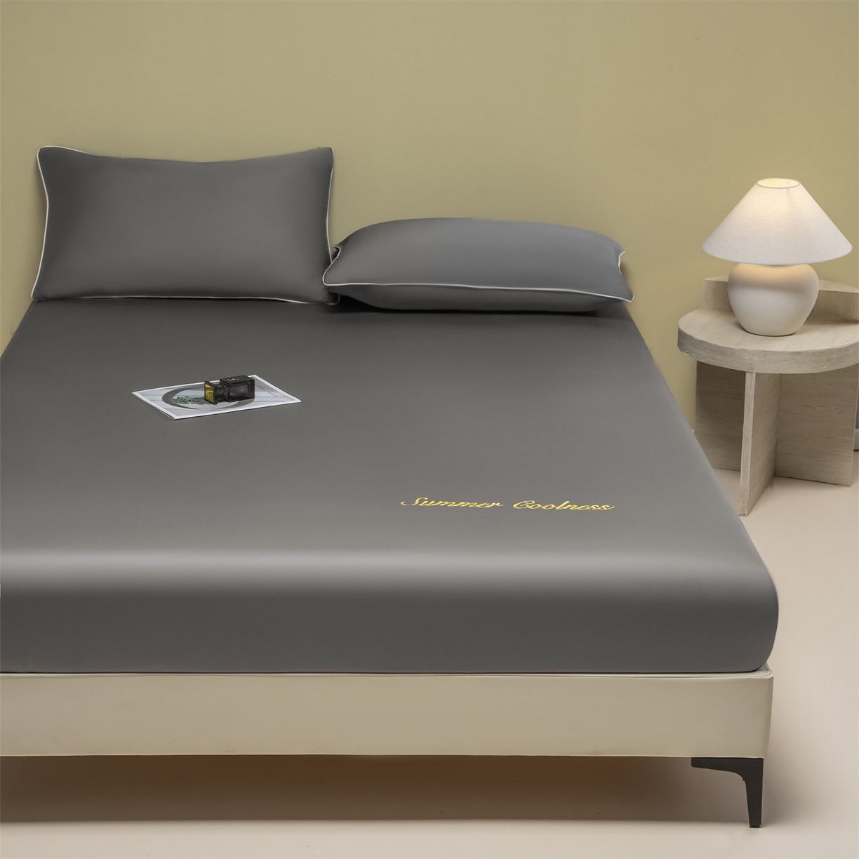 91家纺网 家纺一手货源 找家纺 美澳家纺 2026春夏新款纯色刺绣凉感水洗冰丝真丝床笠三件套 曜石黑