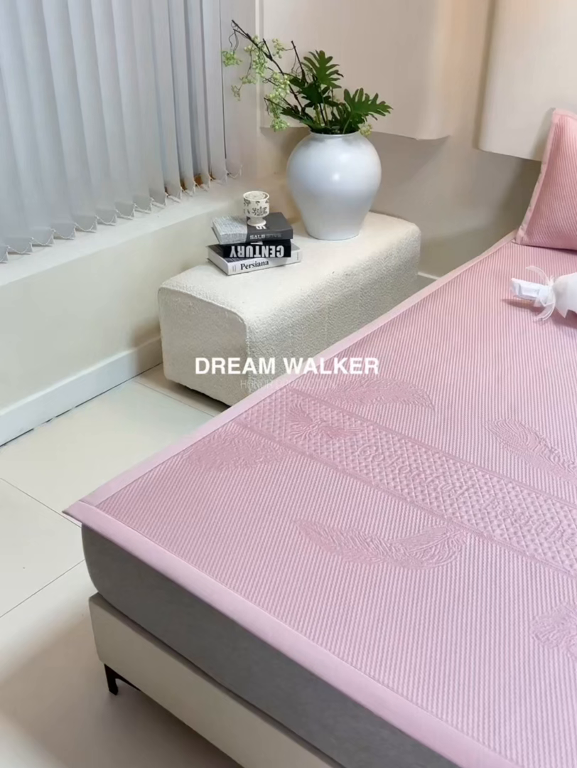 91家纺网 家纺一手货源 找家纺 莱家富 2026新款A类凉感豆豆席凉席席子-平铺款 平铺款-羽毛粉