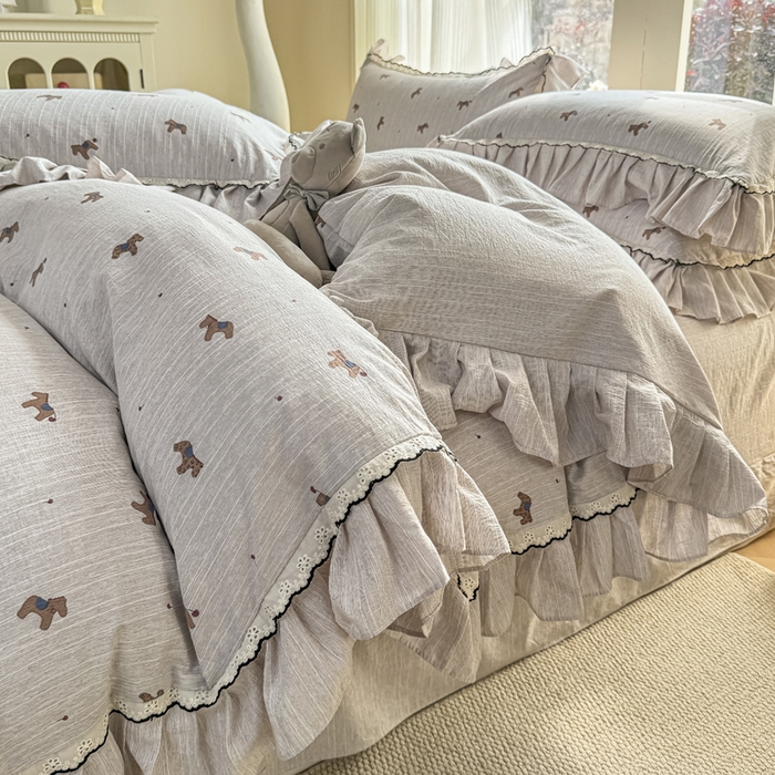 91家纺网 家纺一手货源 找家纺 大麦家纺 2026新款水洗色织棉麻花边四件套 点点木马