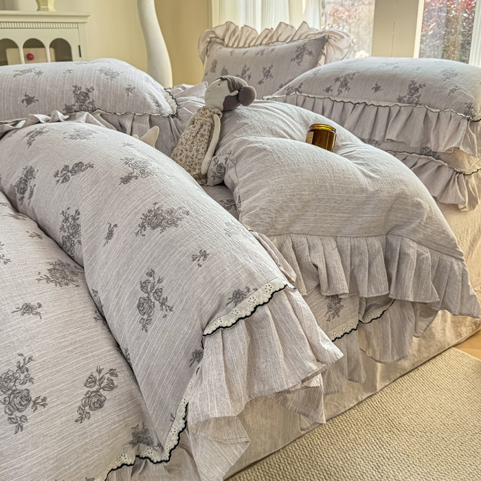 91家纺网 家纺一手货源 找家纺 大麦家纺 2026新款水洗色织棉麻花边四件套 玫瑰之吻