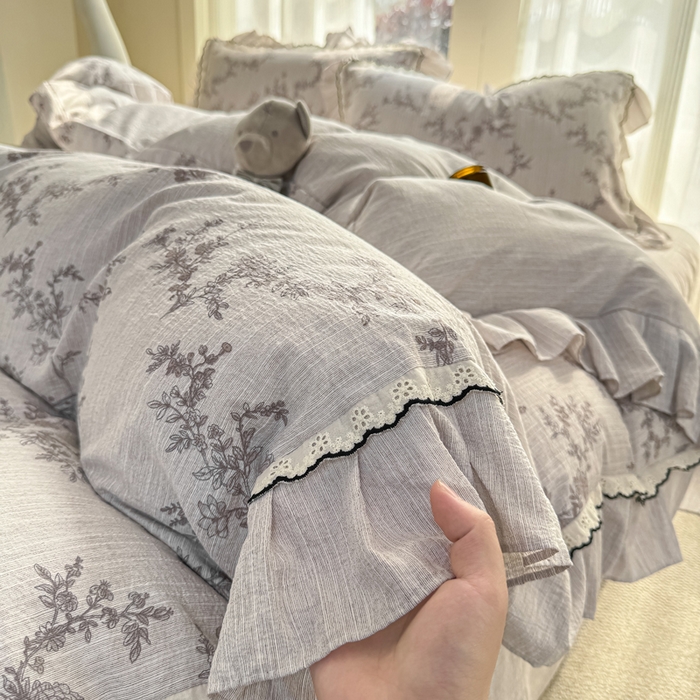 91家纺网 家纺一手货源 找家纺 大麦家纺 2026新款水洗色织棉麻花边四件套 黯费尔岛