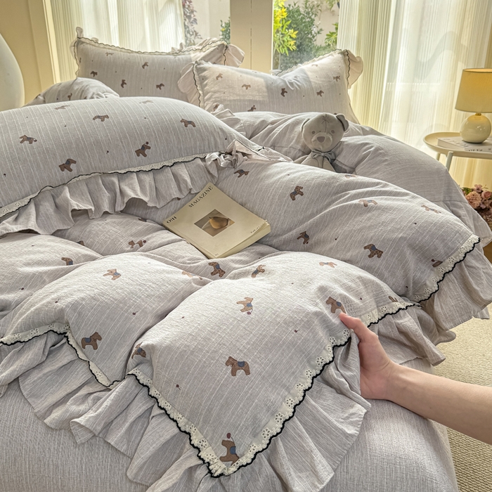 91家纺网 家纺一手货源 找家纺 大麦家纺 2026新款水洗色织棉麻花边四件套 点点木马