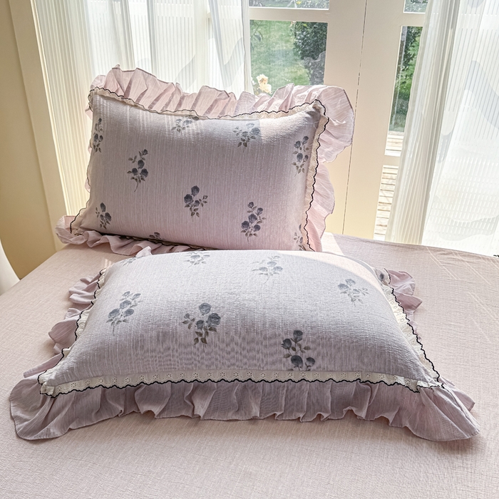 91家纺网 家纺一手货源 找家纺 大麦家纺 2026新款水洗色织棉麻花边四件套 粉雾觅境