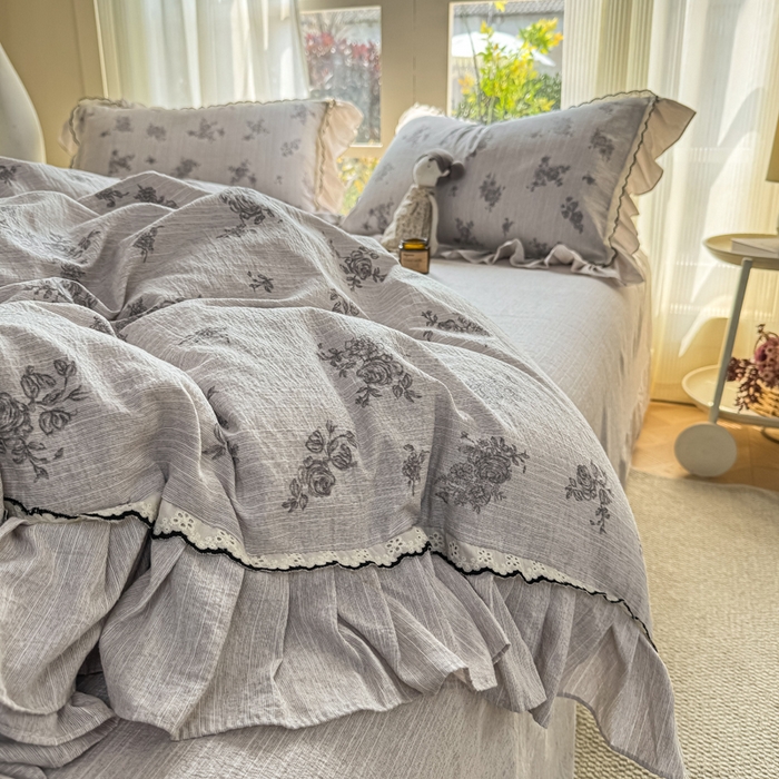 91家纺网 家纺一手货源 找家纺 大麦家纺 2026新款水洗色织棉麻花边四件套 玫瑰之吻