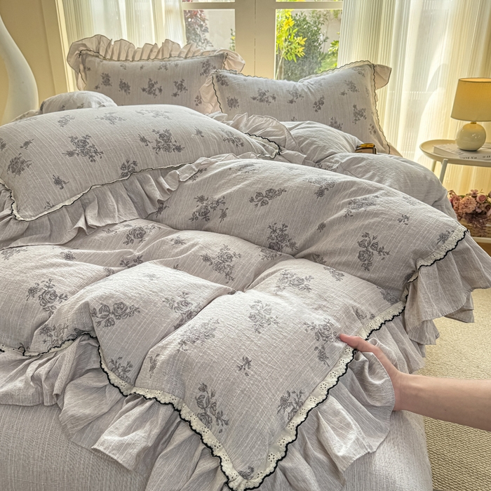 91家纺网 家纺一手货源 找家纺 大麦家纺 2026新款水洗色织棉麻花边四件套 玫瑰之吻