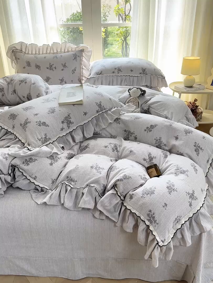 91家纺网 家纺一手货源 找家纺 大麦家纺 2026新款水洗色织棉麻花边四件套 玫瑰之吻