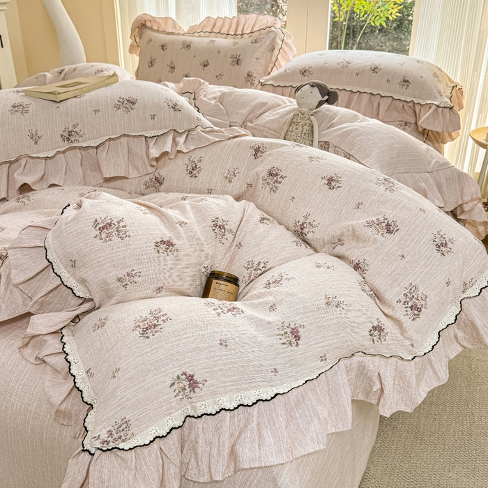 91家纺网 家纺一手货源 找家纺 大麦家纺 2026新款水洗色织棉麻花边四件套 梦初华