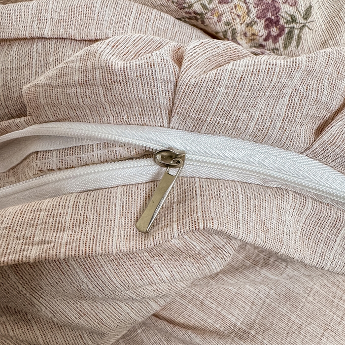 91家纺网 家纺一手货源 找家纺 大麦家纺 2026新款水洗色织棉麻花边四件套 梦初华