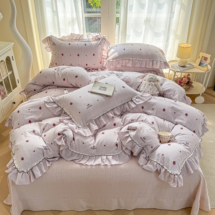 91家纺网 家纺一手货源 找家纺 大麦家纺 2026新款水洗色织棉麻花边四件套 软糖草莓