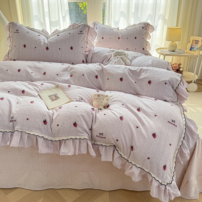 91家纺网 家纺一手货源 找家纺 大麦家纺 2026新款水洗色织棉麻花边四件套 软糖草莓