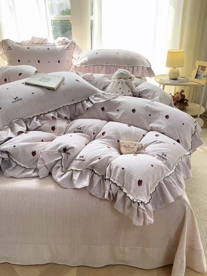 91家纺网 家纺一手货源 找家纺 大麦家纺 2026新款水洗色织棉麻花边四件套 软糖草莓