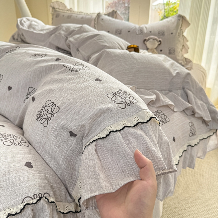 91家纺网 家纺一手货源 找家纺 大麦家纺 2026新款水洗色织棉麻花边四件套 素雅情调